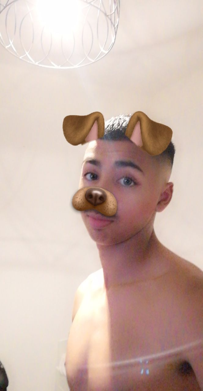 Profil de Azat, 24 ans, Escort Trans France à Saint-Cirgues-en-Montagne