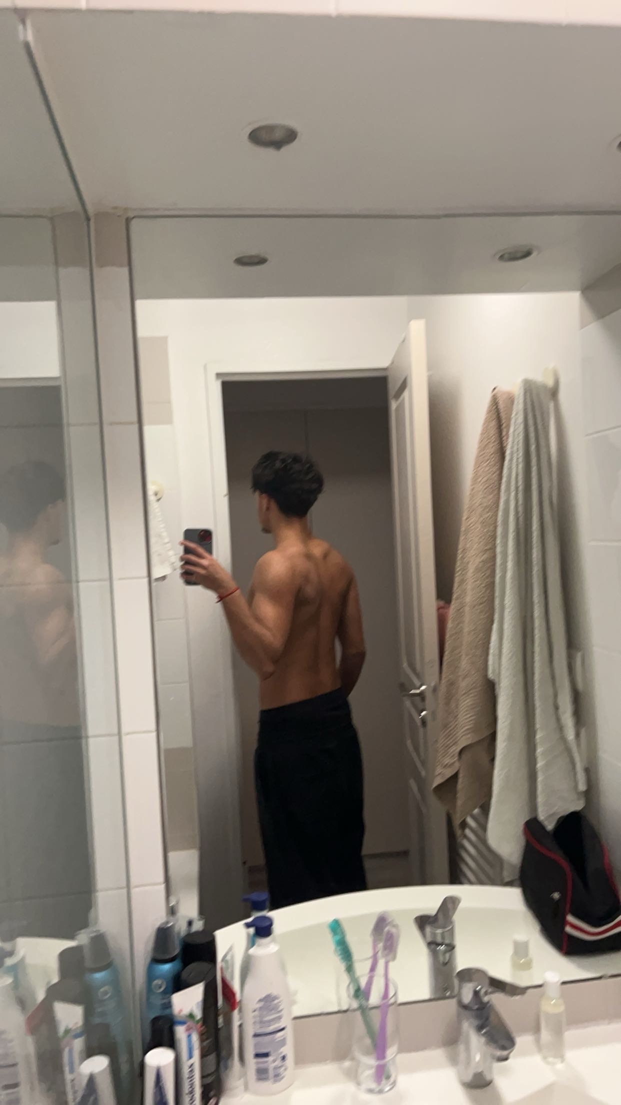 Profil de Willem, 19 ans, Escort Trans France à Montbenoît