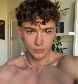 Profil de Aodrenn, 24 ans, Escort Trans France à Lantan