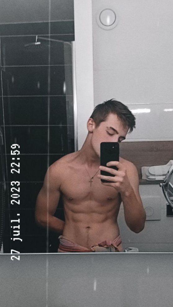 Profil de Boussad, 20 ans, Escort Trans France à Burret
