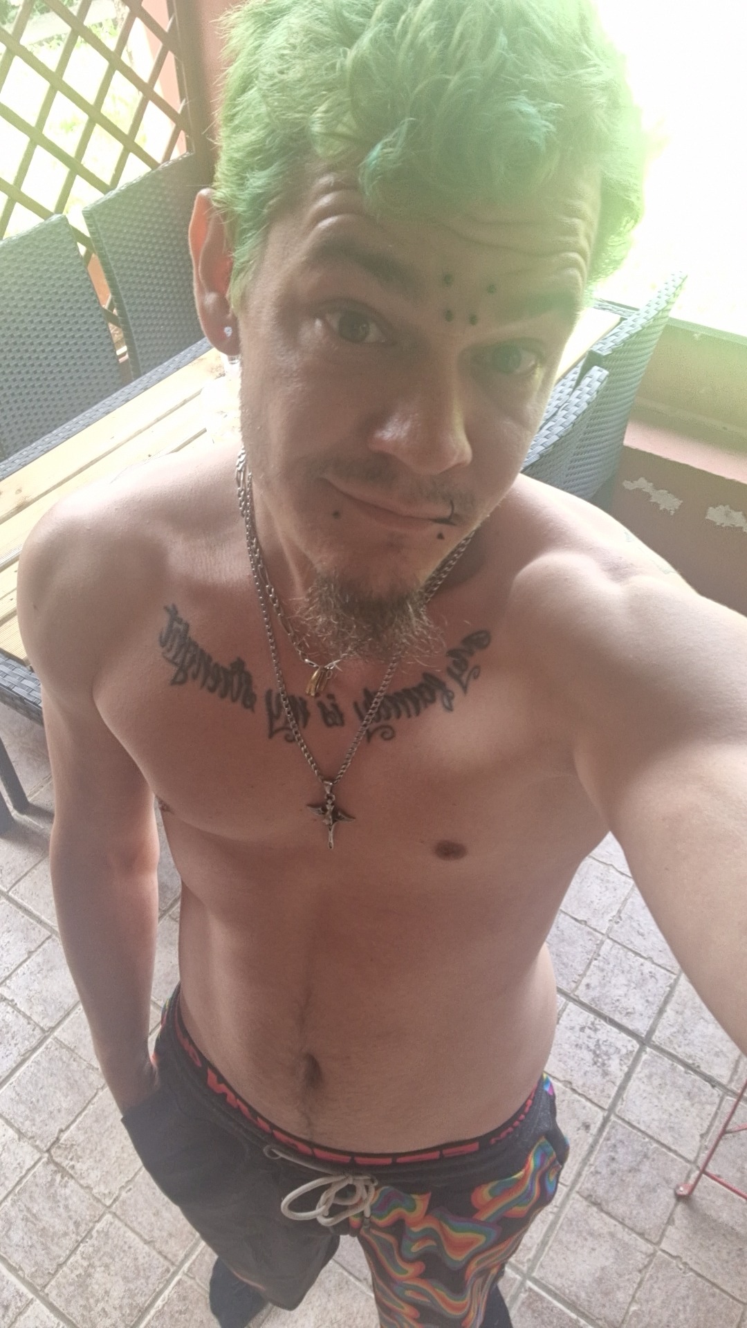 Profil de Icham, 27 ans, Escort Trans France à Uzès