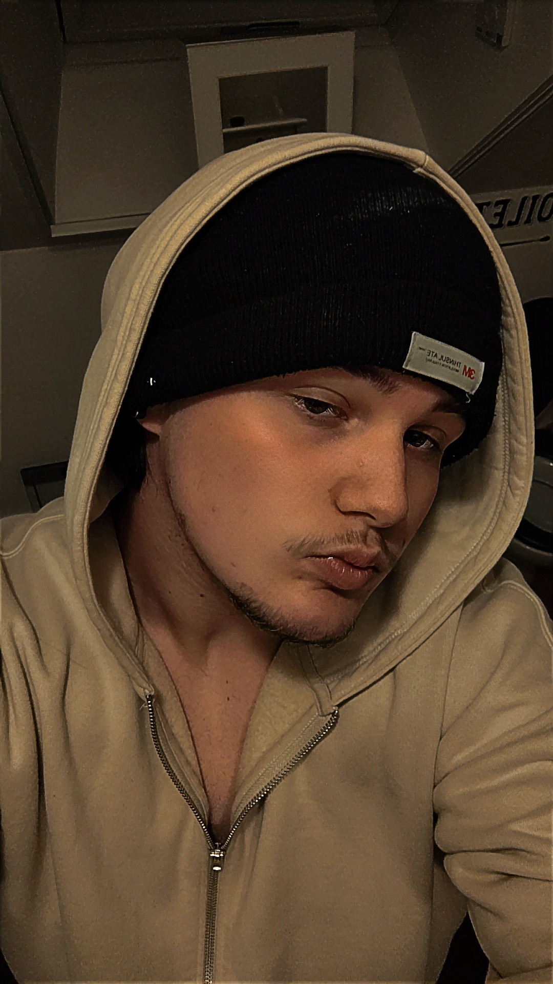 Profil de Areski, 19 ans, Escort Trans France à Bergouey-Viellenave