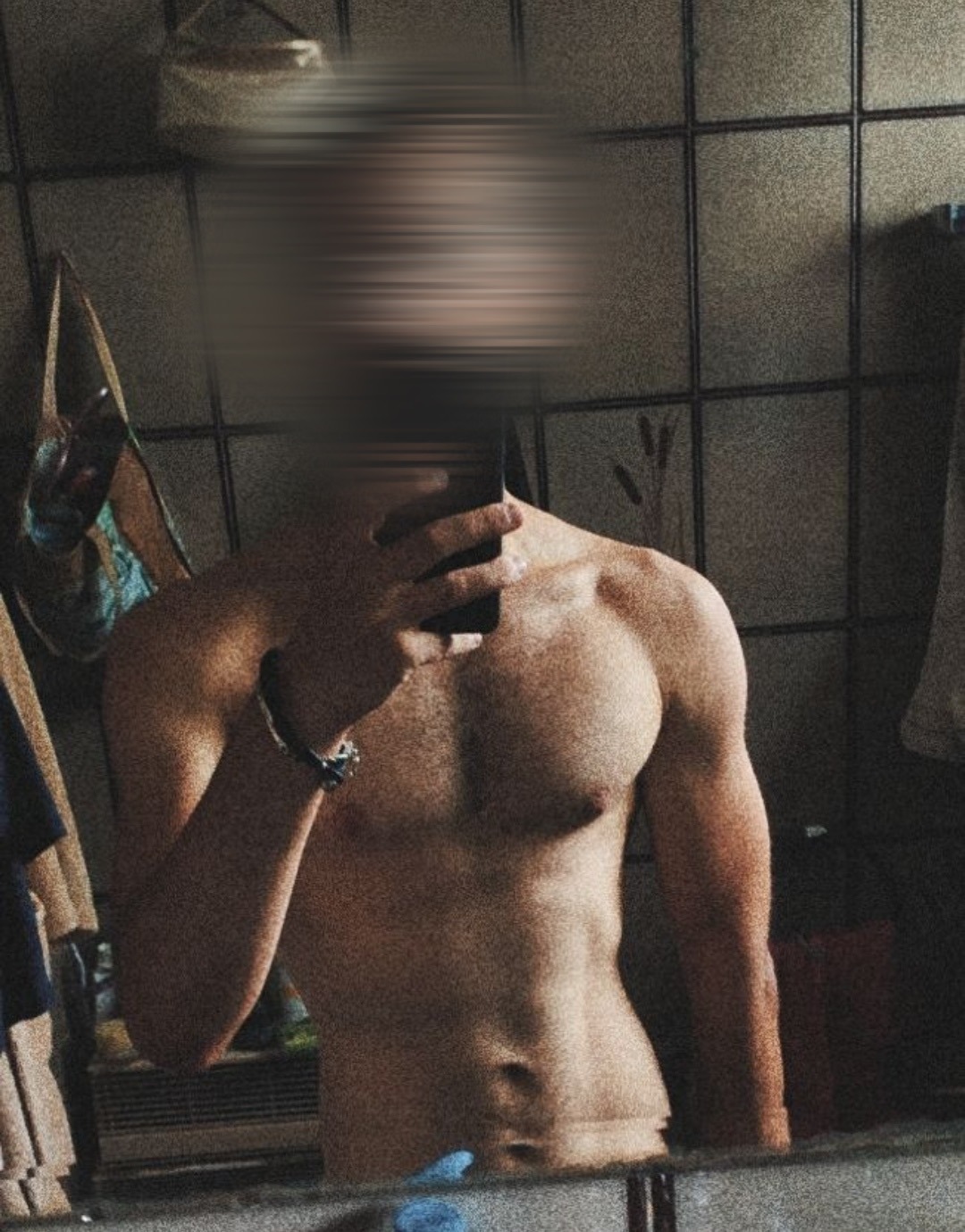 Profil de Dewi, 25 ans, Escort Trans France à Courcelles